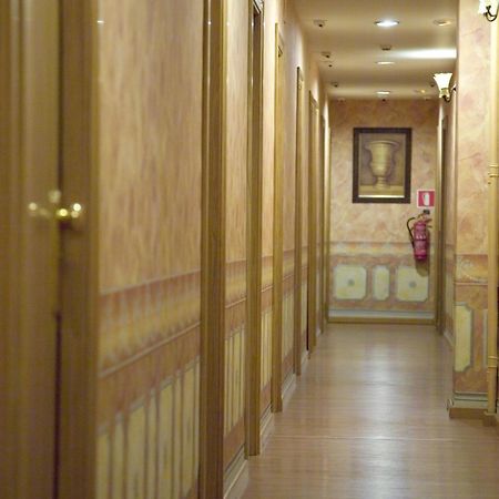Hostal Orejas León Exteriör bild