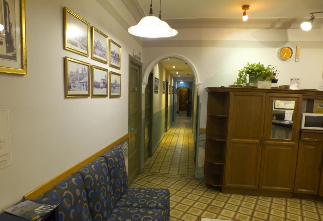 Hostal Orejas León Exteriör bild
