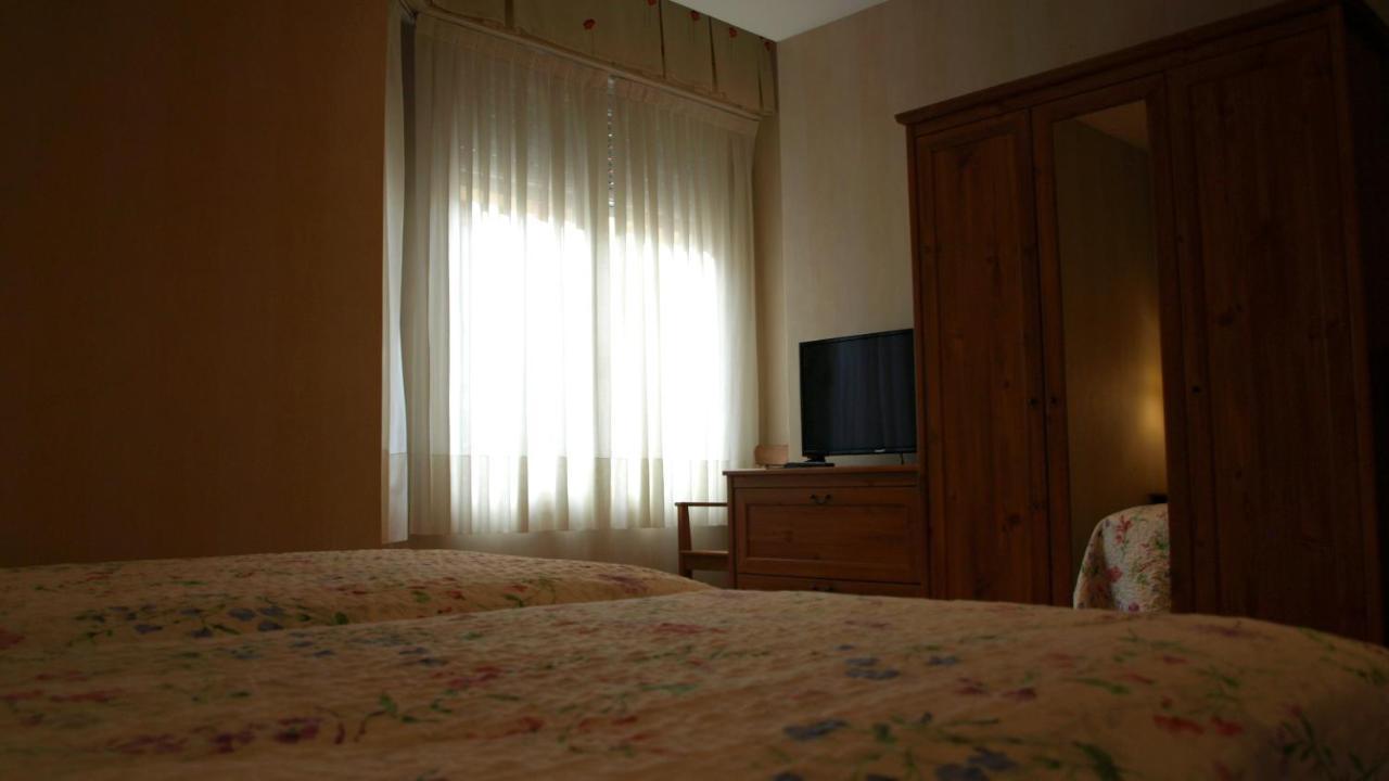 Hostal Orejas León Exteriör bild