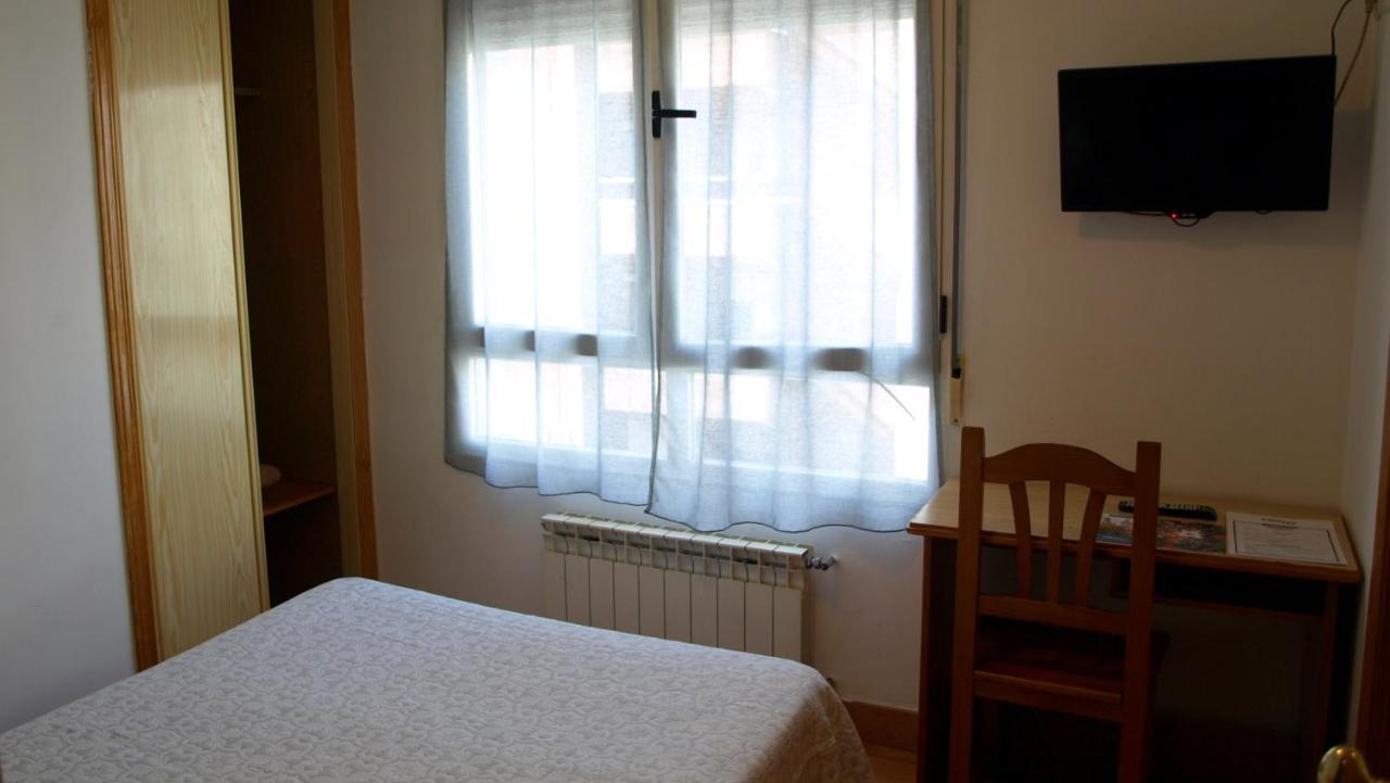 Hostal Orejas León Exteriör bild