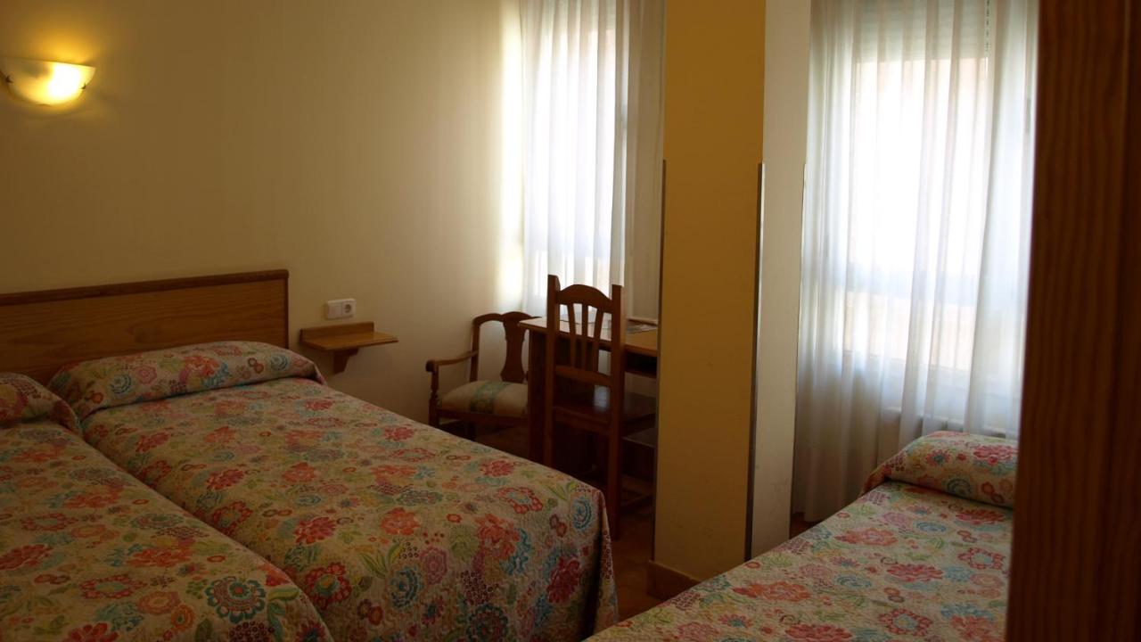 Hostal Orejas León Exteriör bild