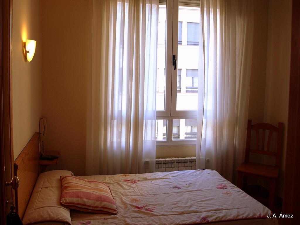 Hostal Orejas León Exteriör bild