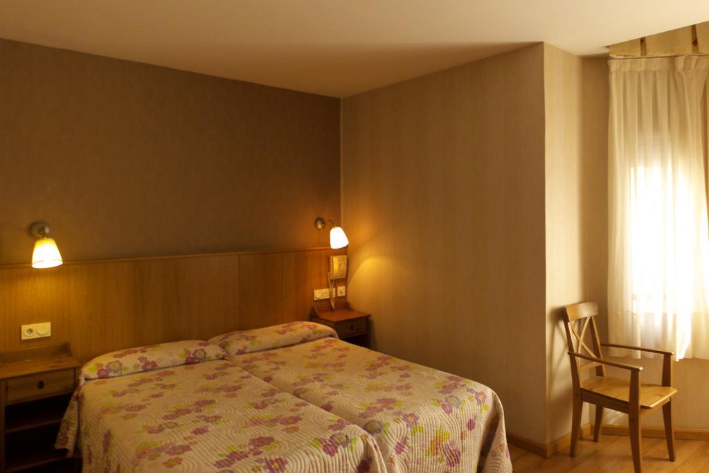 Hostal Orejas León Exteriör bild