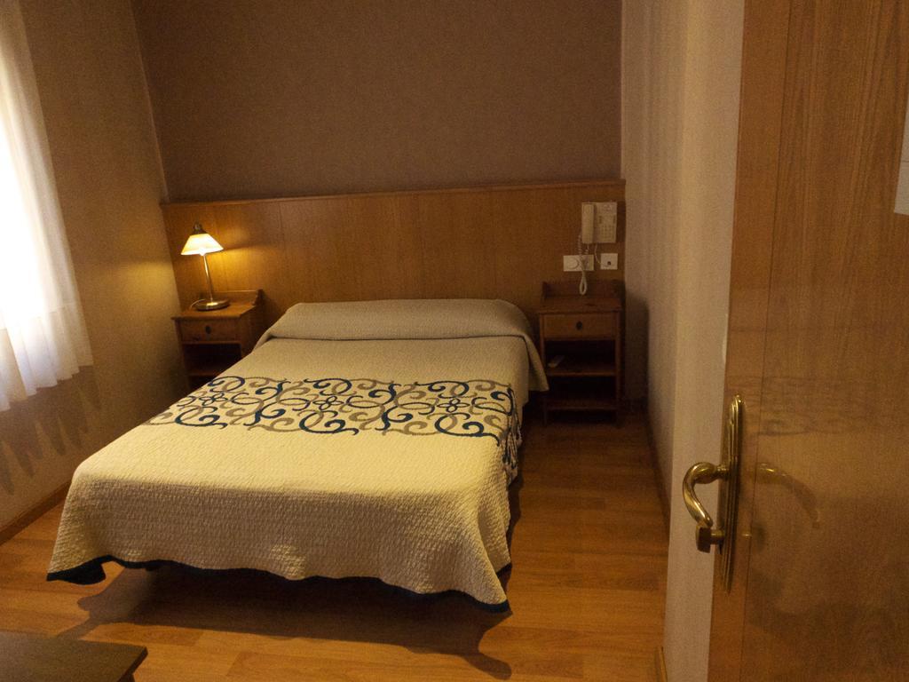 Hostal Orejas León Exteriör bild